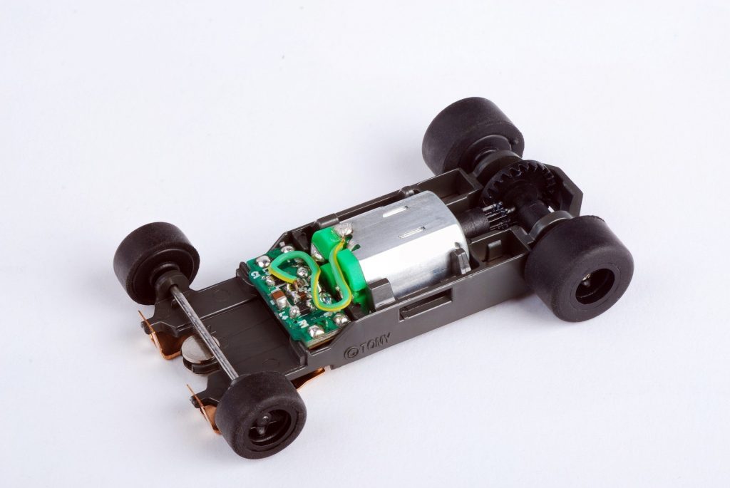 AFX MEGA G+ ROLLING CHASSIS – LONG